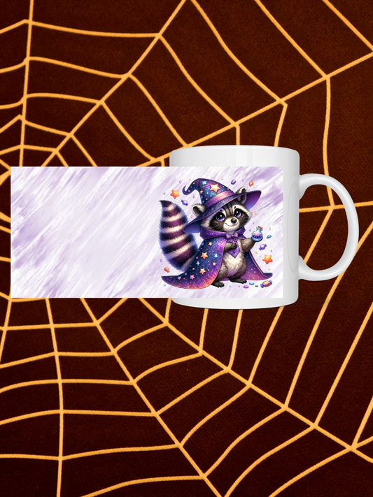 Kawaii Tasse Waschbär im Zaubererkostüm | Magische Keramiktasse 330 ml | Geschenkidee für Tier- & Halloweenfans