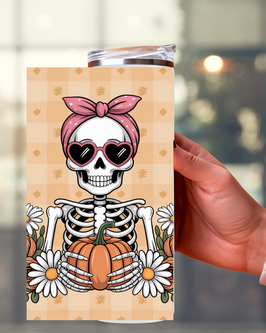 Halloween Tumbler mit Frauen-Skelett und Kürbis-Motiv – Gruselig stylisch und funktional
